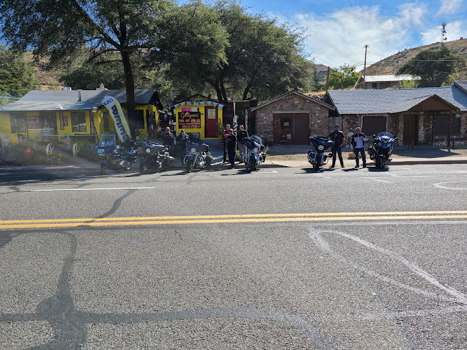 Gilligan's Pizza & Bar