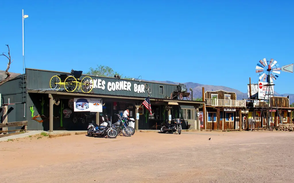 Jake's Corner Bar & Grill